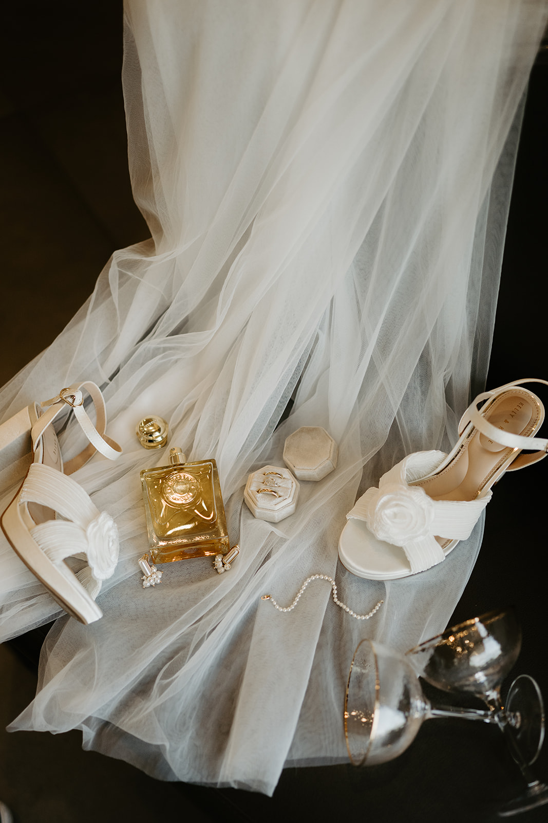 Briarcliff Manor wedding couple portraits
